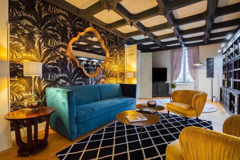 Clos Castel Villas Кастельжалу Екстер'єр фото