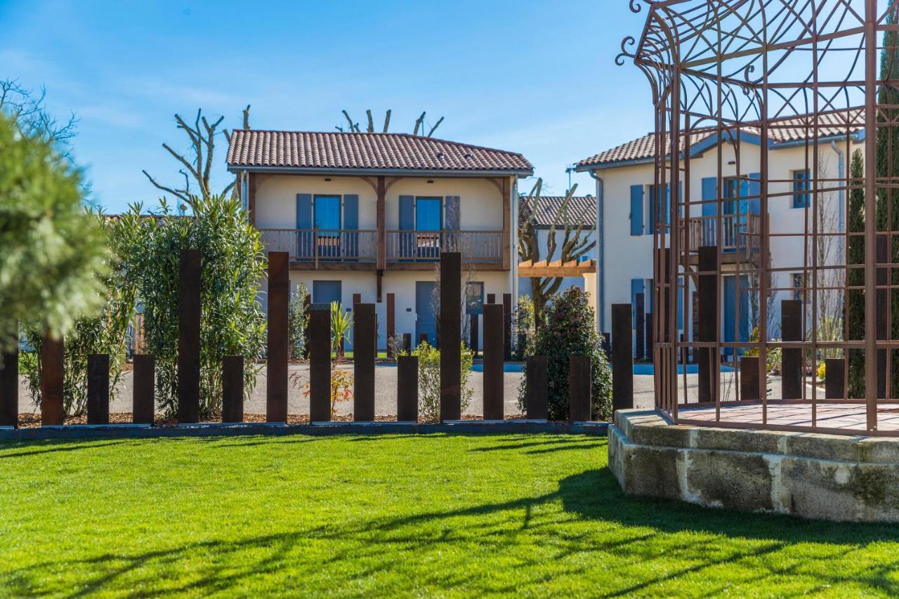 Clos Castel Villas Кастельжалу Екстер'єр фото